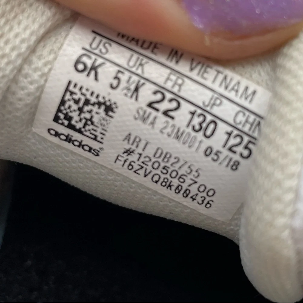 Adidas Baseline CMF INF girls white pink sneakers size 6C
